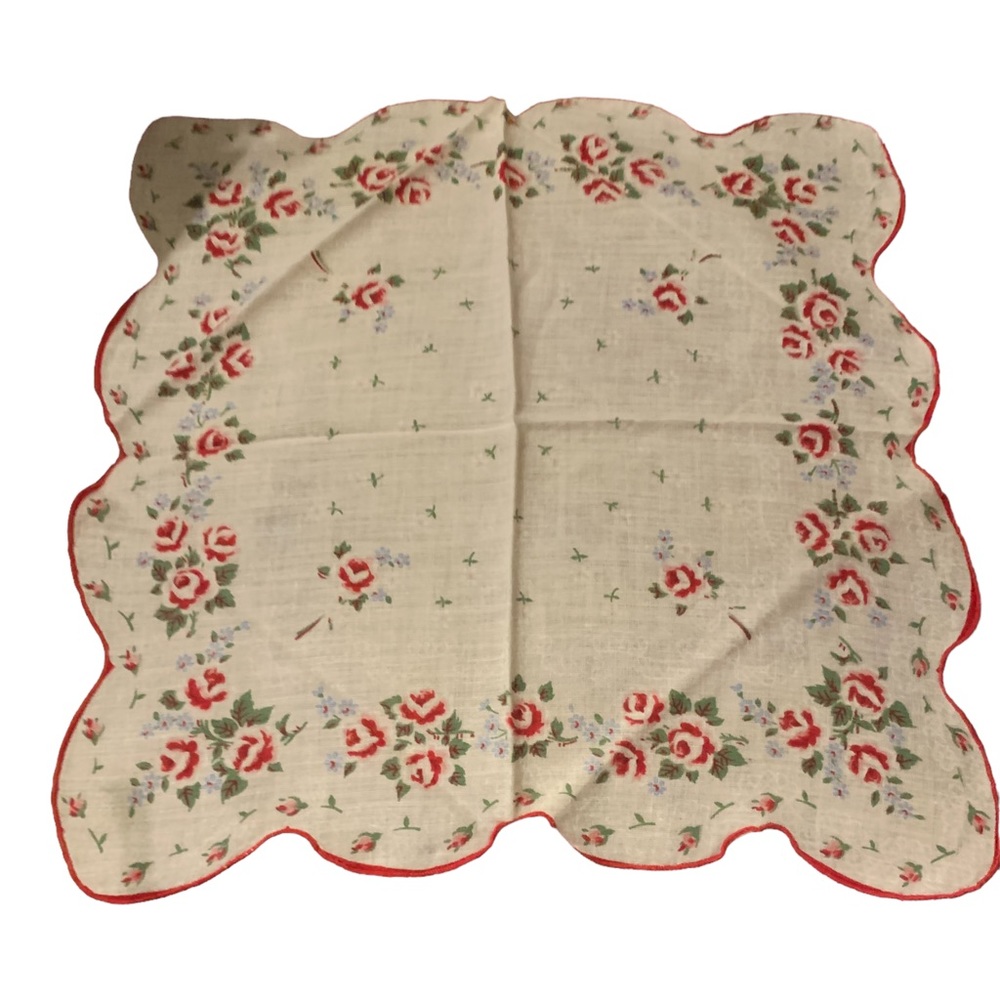 Vintage Floral Handkerchiefs With Scalloped Edges- Set Of 7 - Picture 2 of 8